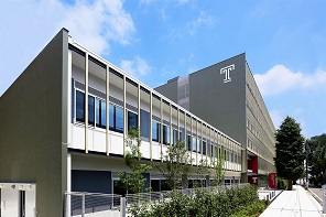 campus from left減.jpg
